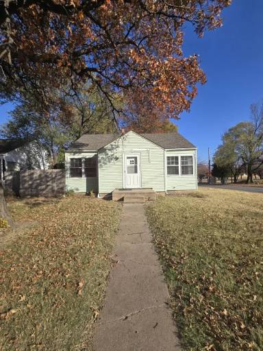 Main picture of 1102 N Dellrose Ave
