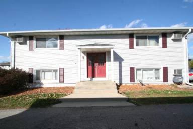 Main picture of 1918 18 1/2 Ave NW