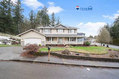 Main picture of 121 N 6th Ave SW