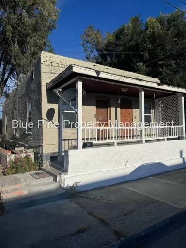 Main picture of 560 Oneida Ave