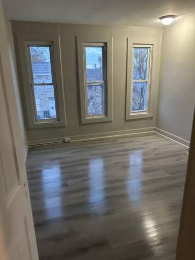Main picture of 328 S Mount St