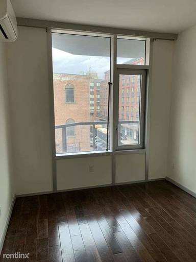 Main picture of 40 N 4th St