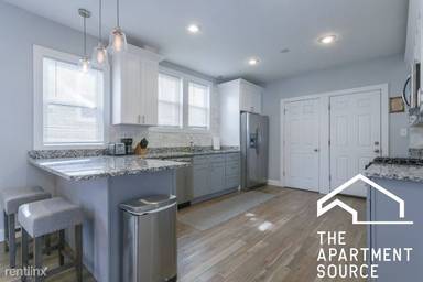 Main picture of 3313 N Karlov Ave