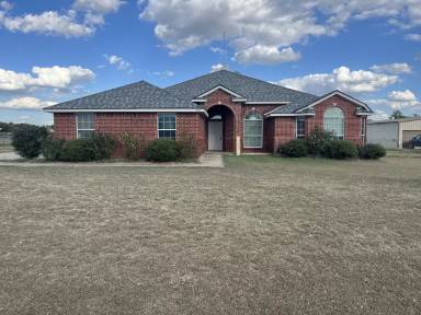 Main picture of 104 Cinnamon Ct