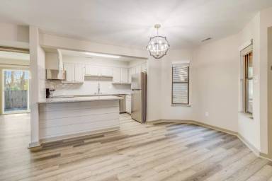 Main picture of 4134 Charlotte Hwy