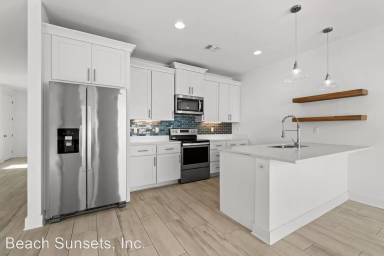 Main picture of 35 Lighthouse Pointe Blvd