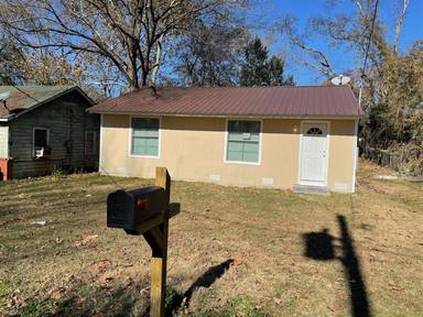 Main picture of 2207 E Austin St