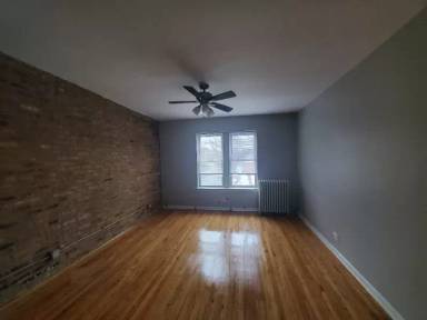 Main picture of 1463 E 68th St