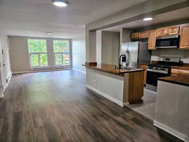 Main picture of 3447 W Carroll Ave