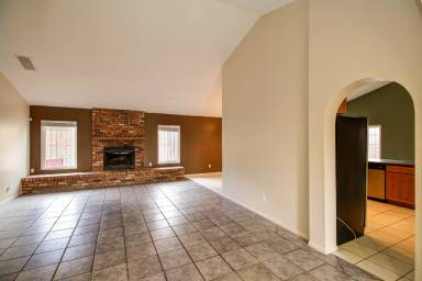 Main picture of 10681 E Keystone Rd