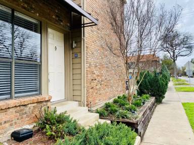 Main picture of 4047-4049 Herschel Ave