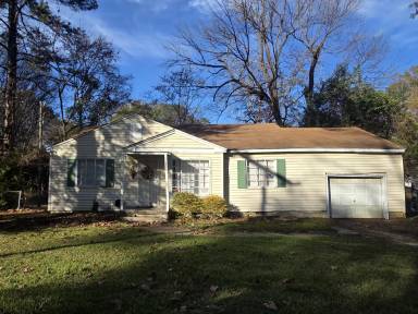 Main picture of 312 Lawrence Rd