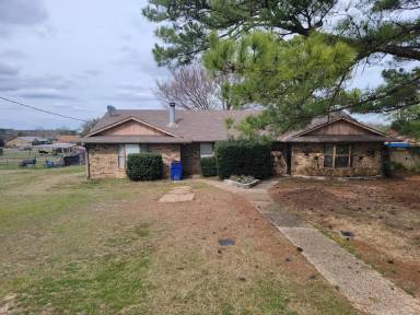 Main picture of 4588 Oak Hill Dr