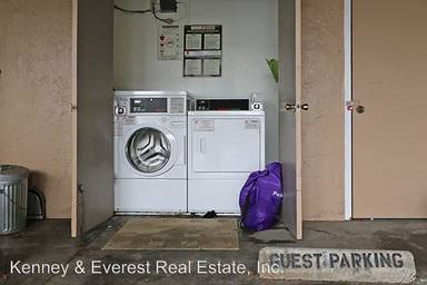 Main picture of 2 Circle Dr