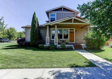 Main picture of 1530 NW Hickory Pl