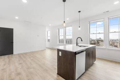 Main picture of 943 Washington Ave