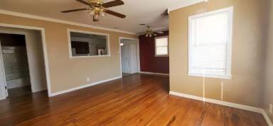 Main picture of 4114 S Lipscomb St