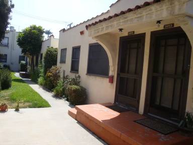 Main picture of 3853 1/2 1st Ave