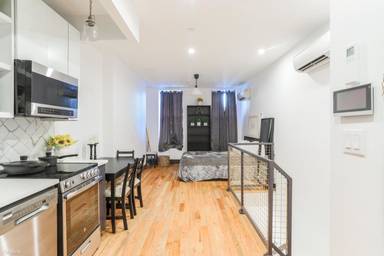 Main picture of 294 Grove St