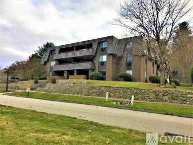 Main picture of 64 Oxbow Dr