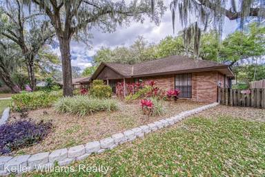Main picture of 107 Wild Oak Dr