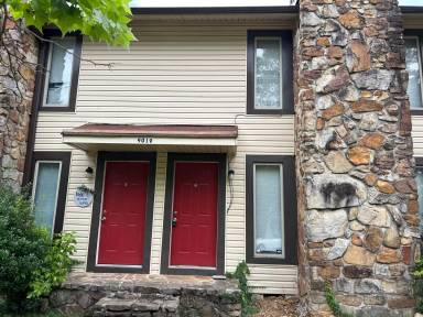 Main picture of 9019 Mahogany Row SE