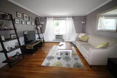 Main picture of 107 Spring St