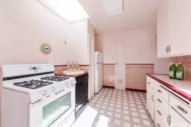 Main picture of 2168 Alemany Blvd