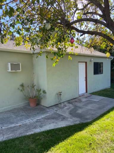 Main picture of 826 N Orange St