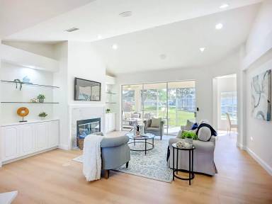 Main picture of 2960 Sandringham Pl