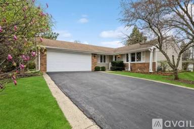 Main picture of 110 Green Meadow Ct