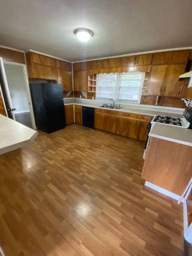 Main picture of 905 Astor Ave