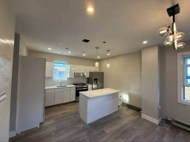 Main picture of 1700 77th St