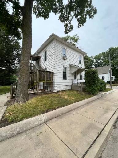 Main picture of 208 W Miller St
