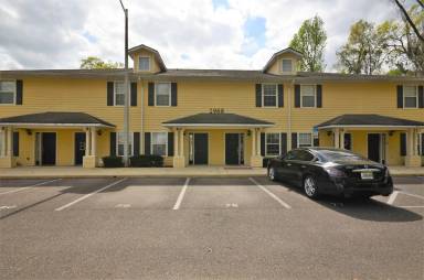 Main picture of 2968 SW 35th Pl