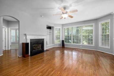 Main picture of 104 Mintawood Ct