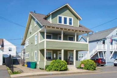 Main picture of 18 Highland Ave