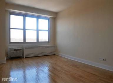 Main picture of Court Plaza Apartments