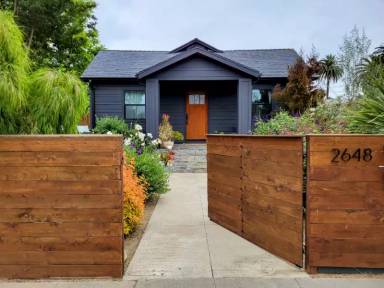 Main picture of 2648 S Rimpau Blvd