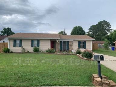 Main picture of 1610 Broadway Blvd