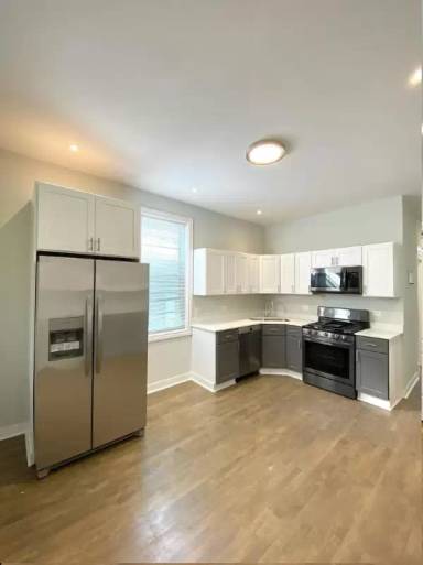 Main picture of 2729 S Harding Ave