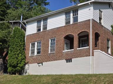 Main picture of 421 North St