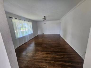 Main picture of 605 Daniels Ln