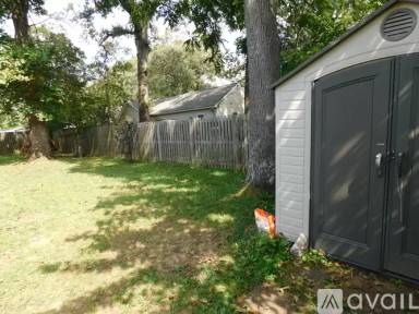 Main picture of 611 Center Dr