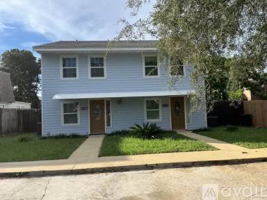 Main picture of 2102 Bay Rd