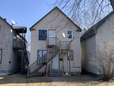 Main picture of 2216 Oakes Ave