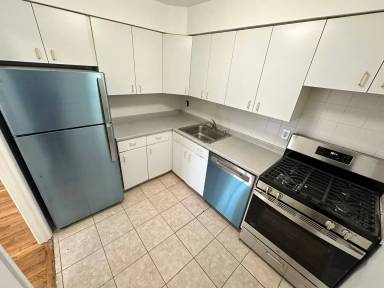 Main picture of 260 Centre Ave