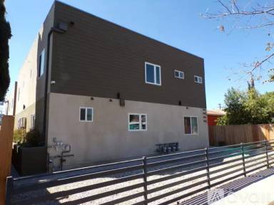 Main picture of 7443 1/2 Troost Ave