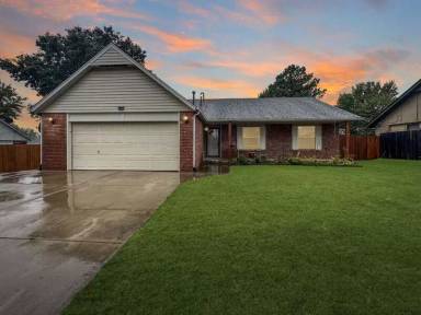 Main picture of 8020 S 88th East Ave