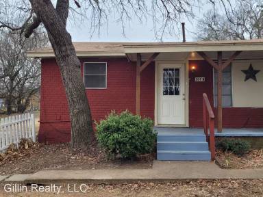 Main picture of 209 E 1st St